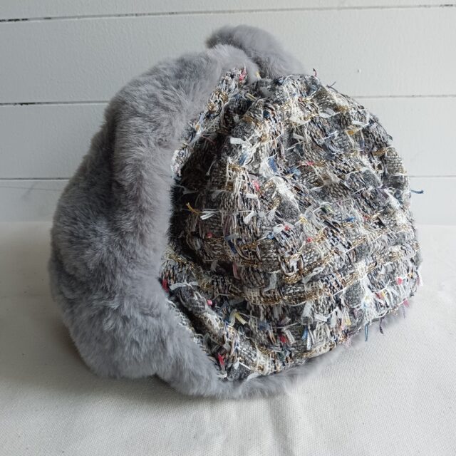 表　グレーツイード 内側　グレーボア