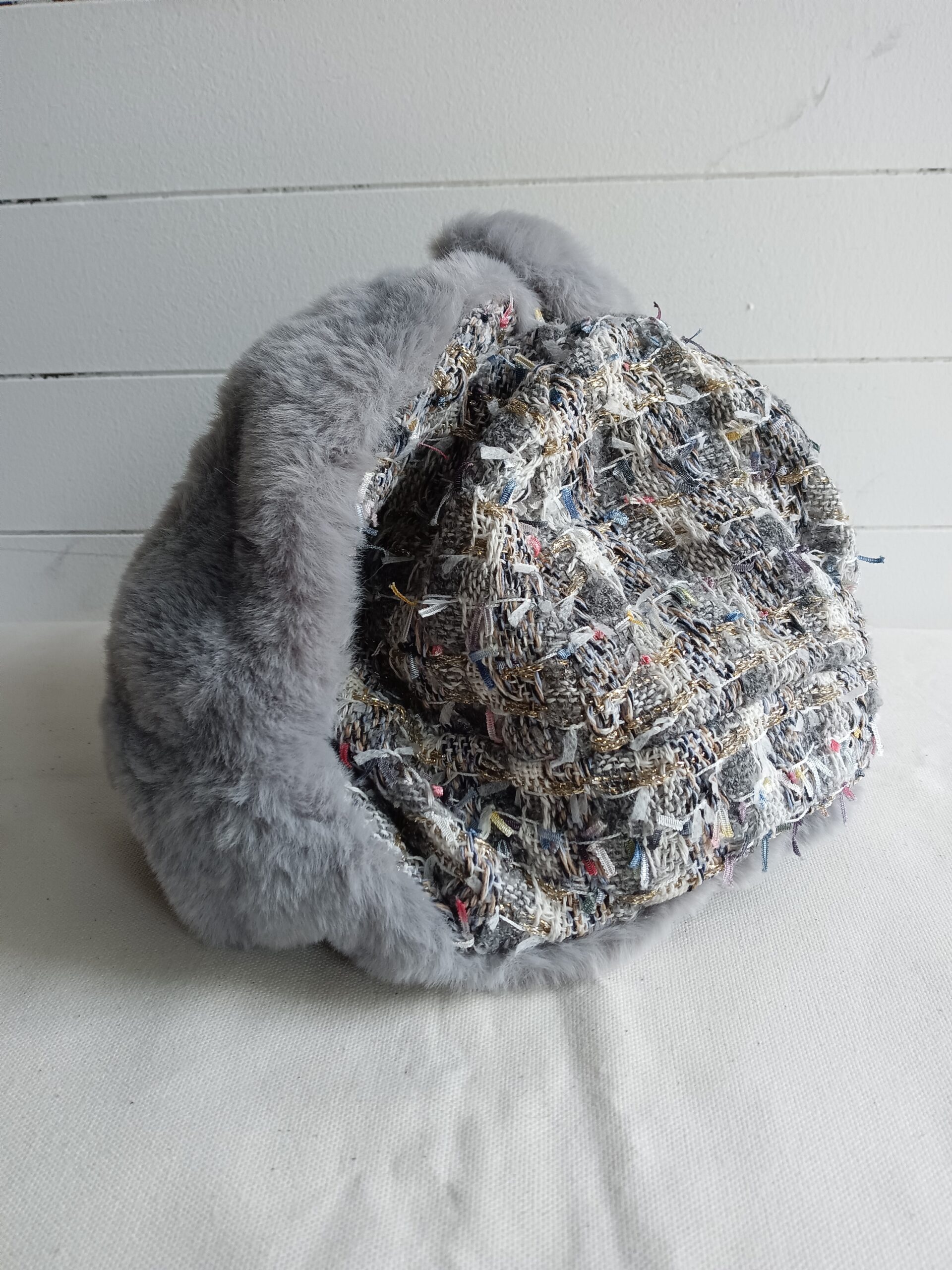 表　グレーツイード 内側　グレーボア