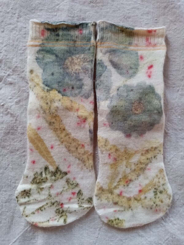 【ユキノハ】アオと踊る – 草木染 シルクウール先丸くつ下